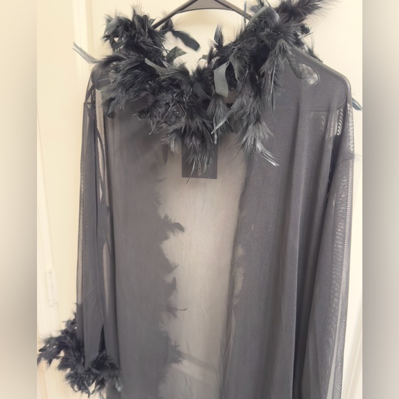 Fashion Nova Feather Robe - Picture 6 of 6